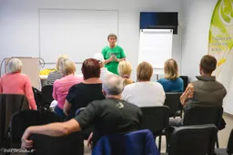 Lietuvos sveikuolių sąjungos atstovė alytiškiams pristatė savimasažą