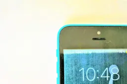 3 patarimai - kaip nesuklysti renkant telefoną vaikui