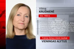 Į kovą su COVID-19 viena pirmųjų stojusių medikių randa laiko ir politikai