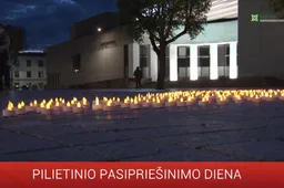 Rotušės aikštėje – simbolinė uždaromų mokyklų gelbėjimo akcija