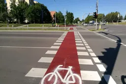 Kaip dviračiu mieste važiuoti saugiai