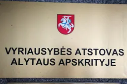 Vyriausybės atstovų apskrityse laukia reforma, ją palaiko R. Šarknickas, prieš - J. Sabatauskas