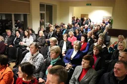 Talokių jaunimas šėlo krepšinio aikštelėje, vyresni – koncerte