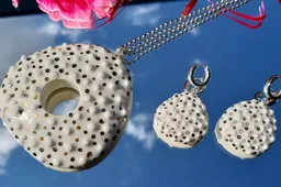 Papuošalų paroda – Naujosios g. galerijoje