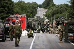 Nelaimė pratybose: susidūrė 4 šarvuočiai, nukentėjo apie 10 karininkų