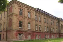 Ant 112 metų senumo pastato - naujutėlaičiai butai