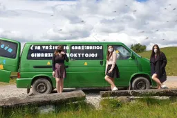 Rajono abiturientams nuskambėjo karantininis paskutinis skambutis