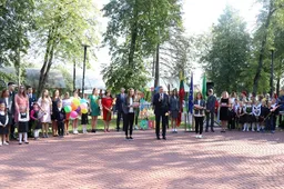 Mokslo metai rajone prasidėjo: mokinių mažėja, tinklo pertvarka neplanuojama