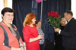 Alytaus rajono mokytojams – šimtai žiedų