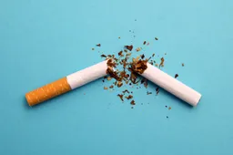 Rūkstanti cigaretė ir nikotinas: faktai ir mitai, kurių nežinojote