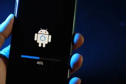 Palydovinis ryšys ir naujas įkrovimo būdas: kokių galių mūsų išmaniesiems suteiks „Android 15“ atnaujinimas?