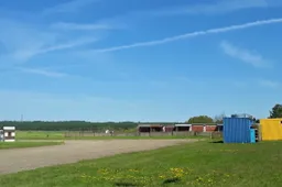 Alytaus aeroklubas atnaujina veiklą: teritoriją patikrinęs dėl karo laikų sprogmenų, naują angarą statys saugioje vietoje