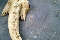Sūnus sumušė į devintą dešimtį įkopusią motiną, pinigai dingo po kaimyno apsilankymo