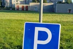Nr. 13 per Jurgiškių g. nepravažiavo: gyventojai nepatraukė automobilių (VIDEO)