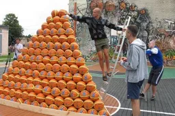 Alytuje – oranžinis „paminklas“ krepšiniui