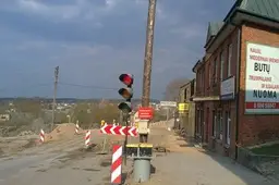 Transporto nepatogumai verčia mokytis kantrybės, vaikščioti pėsčiomis ir ... skaityti knygas (NUOTRAUKOS)