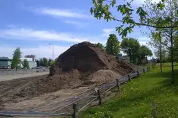 Jei žinote, kieno tai darbelis...
