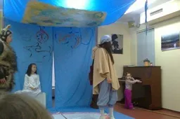 Atgiję knygų herojai piešė tiesiai ant dangaus