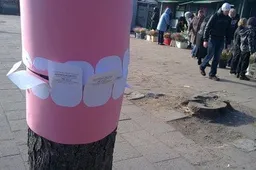 Moters dienos proga lietuviai mylimas moteris lepina saldumynais ir gėlėmis