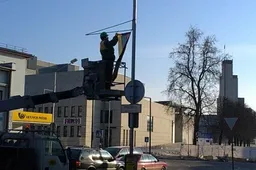 Policija ragina nepamiršti iškelti vėliavų