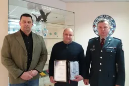 Arūnui Žvaliauskui - padėka už sunkiai apgirtusio vairuotojo be teisių sulaikymą