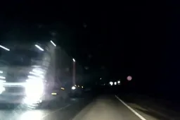 Ulonų gatvės apšvietimo lempos šoka „diskoteką“ (VIDEO. PAPILDYTA. SPECIALISTO KOMENTARAS)