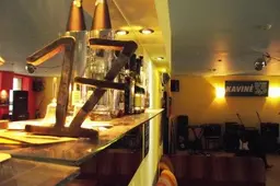 Duris užvėrė Alytuje ilgiausiai gyvavęs baras „Trys su puse“ (ATNAUJINTA. VIDEO)