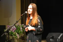 Geriausio „Laukinės vaivorykštės“ eilėraščio konkurso laureatės - Greta Jarmalavičiūtė, Eglė Sarpaliūtė ir Miglė Venckutė