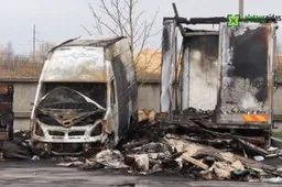 Pramonės rajone degė „Iveco Daily“, „Mercedes Benz Actros“, MAN ir transporto priemonėse buvęs turtas (TV)