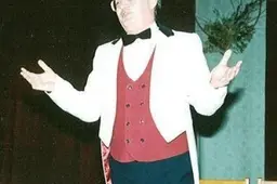 Be teksto suflerio iš užkulisio ir fonogramos...