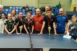 Stalo teniso pirmenybių čempionų laurais džiaugėsi alytiškiai