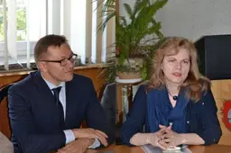Darbą pradėjo administracijos direktorius V. Jastremskas  ir mero patarėja V. Ramanauskienė