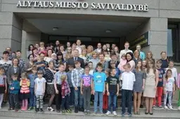 Daugiavaikėms alytiškių šeimoms - Lietuvos aprangos ir tekstilės asociacijos paramos fondo labdara