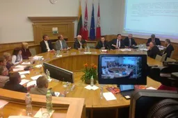 Alytaus miesto meras, patarėjas, vicemerai, administracijos direktorė, skyrių vedėjai, jų pavaduotojai ir specialistai uždirba daugiau