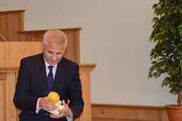 ES ambasadoriui Rusijoje alytiškiai įteikė angelą ir knygą