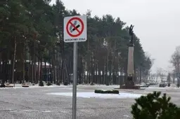Laisvės Angelo aikštė Alytuje – nerūkymo zona