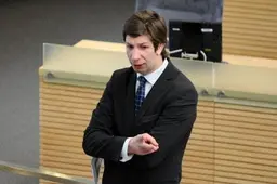 Skambutis apie neblaivų seimūną Antaną prie vairo išjudino sostinės policiją