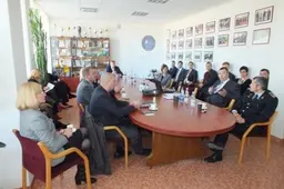 Alytaus pataisos namuose diskutuota apie telefoninius sukčiavimus, jų būdus ir ypatumus