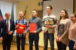 Apskrities matematikų olimpiadoje geriausiai sekėsi Alytaus Adolfo Ramanausko - Vanago gimnazistams