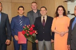 30-mečio proga pasveikino mero patarėją