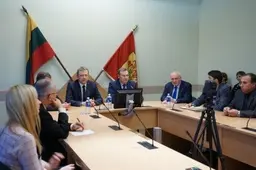 Ministras Alytaus rajonui pažadėjo didesnius atlyginimus