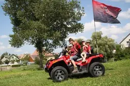 Alytaus vaikų globos namų gyventojus aplankė ratuotieji