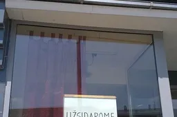 Dovanų, interjero, kosmetikos parduotuvės - migruoja