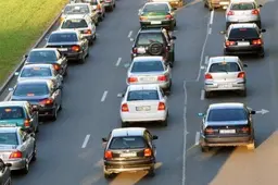 Viename interneto puslapyje - visų šalyje registruotų automobilių duomenų bazė