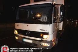 Automobilio partrenktas vyras neišgyveno