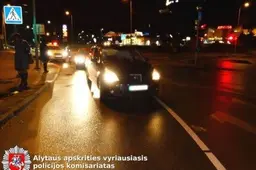 „Toyota“ vairuotoja partrenkė per pėsčiųjų perėją ėjusią moterį