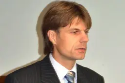 Alytaus miesto savivaldybės administracijos direktorius – K. Ąžuolas, tarybos sekretorė – R.Vaičiukynaitė