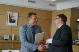 Meras pasirašė memorandumą dėl bendradarbiavimo kovojant su rinkėjų balsų pirkimu