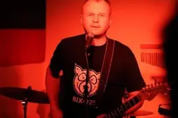 Ilgiausiai gyvuojančio Alytaus baro gimtadienį vainikavo grupės „Bix“ koncertas (VIDEO)