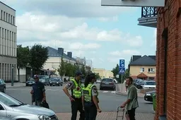 Alytaus miesto centro „bomžai“ agresyvėja - lauko kavinės padavėjoms buvo grasinta peiliu (TV REPORTAŽAS)